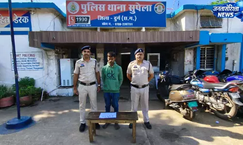 AC ठीक करने आया मैकेनिक निकला चोर, घर से 1.50 लाख के गहने उड़ाए AC ठीक करने आया मैकेनिक निकला चोर, घर से 1.50 लाख के गहने उड़ाए