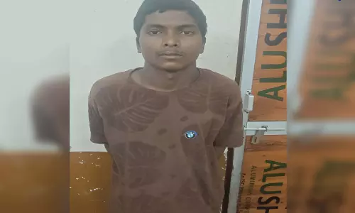 गोदाम में हुई चोरी का खुलासा, नाबालिग सहित शातिर चोर गिरफ्तार गोदाम में हुई चोरी का खुलासा, नाबालिग सहित शातिर चोर गिरफ्तार