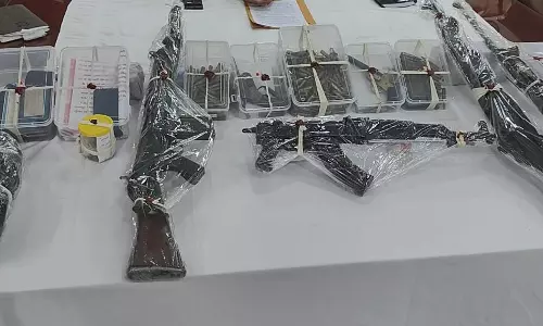 Jharkhand में नक्सलवाद कमजोर, 15 साल में नक्सलियों से हजारों हथियार बरामद Jharkhand में नक्सलवाद कमजोर, 15 साल में नक्सलियों से हजारों हथियार बरामद
