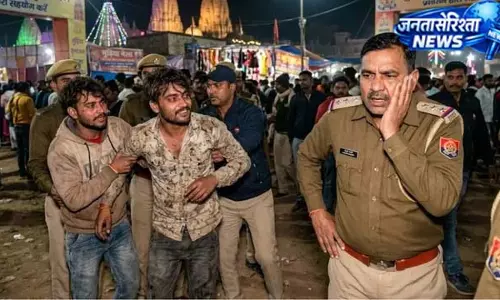 नशेबाज युवकों का हंगामा, दरोगा को मारा तमाचा नशेबाज युवकों का हंगामा, दरोगा को मारा तमाचा