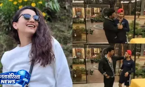 कुशाल टंडन ने गौहर खान के पति को किया Kiss, एक्ट्रेस का मजेदार रिएक्शन कुशाल टंडन ने गौहर खान के पति को किया Kiss, एक्ट्रेस का मजेदार रिएक्शन