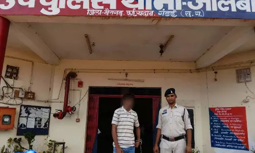 6 महीने से फरार आरोपी गिरफ्तार, KCG पुलिस ने न्यायिक रिमांड पर भेजा 6 महीने से फरार आरोपी गिरफ्तार, KCG पुलिस ने न्यायिक रिमांड पर भेजा