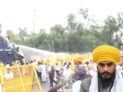 Chandigarh: चंडीगढ़ में अमृतपाल समर्थकों पर बड़ी कार्रवाई, मामला दर्ज Chandigarh: चंडीगढ़ में अमृतपाल समर्थकों पर बड़ी कार्रवाई, मामला दर्ज