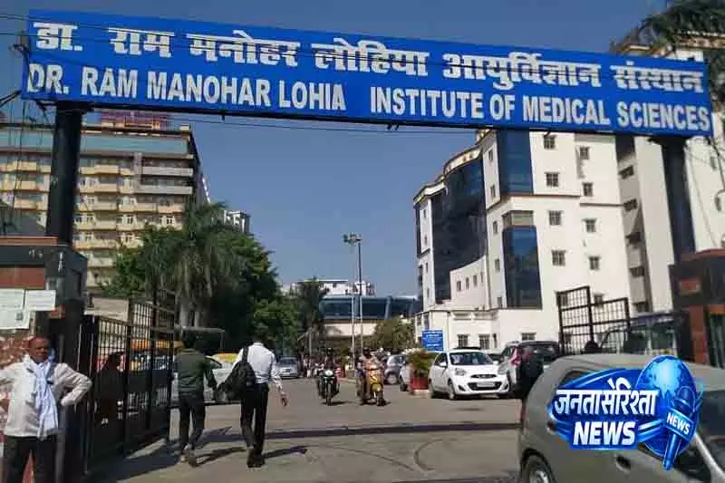 Delhi वेंटिलेटर से लौटे घायल NEET प्रदर्शनकारी Delhi वेंटिलेटर से लौटे घायल NEET प्रदर्शनकारी
