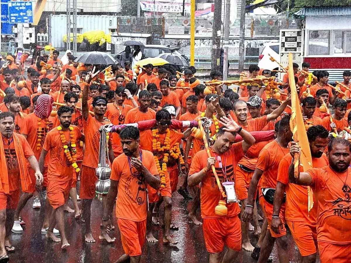 कांवड़ यात्रा: मेरठ में 12 अगस्त तक अवकाश रद्द कांवड़ यात्रा: मेरठ में 12 अगस्त तक अवकाश रद्द