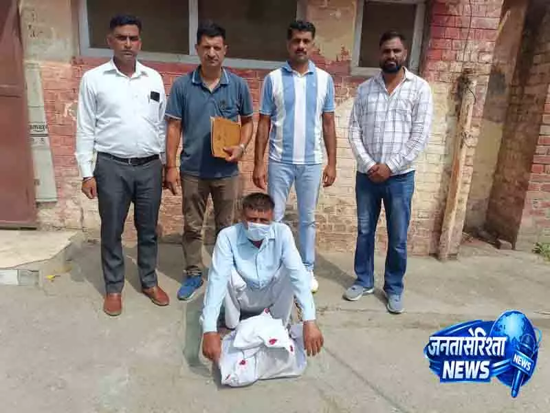 Sonipat में ड्रग तस्कर गिरफ्तार, चरस-गांजा जब्त Sonipat में ड्रग तस्कर गिरफ्तार, चरस-गांजा जब्त