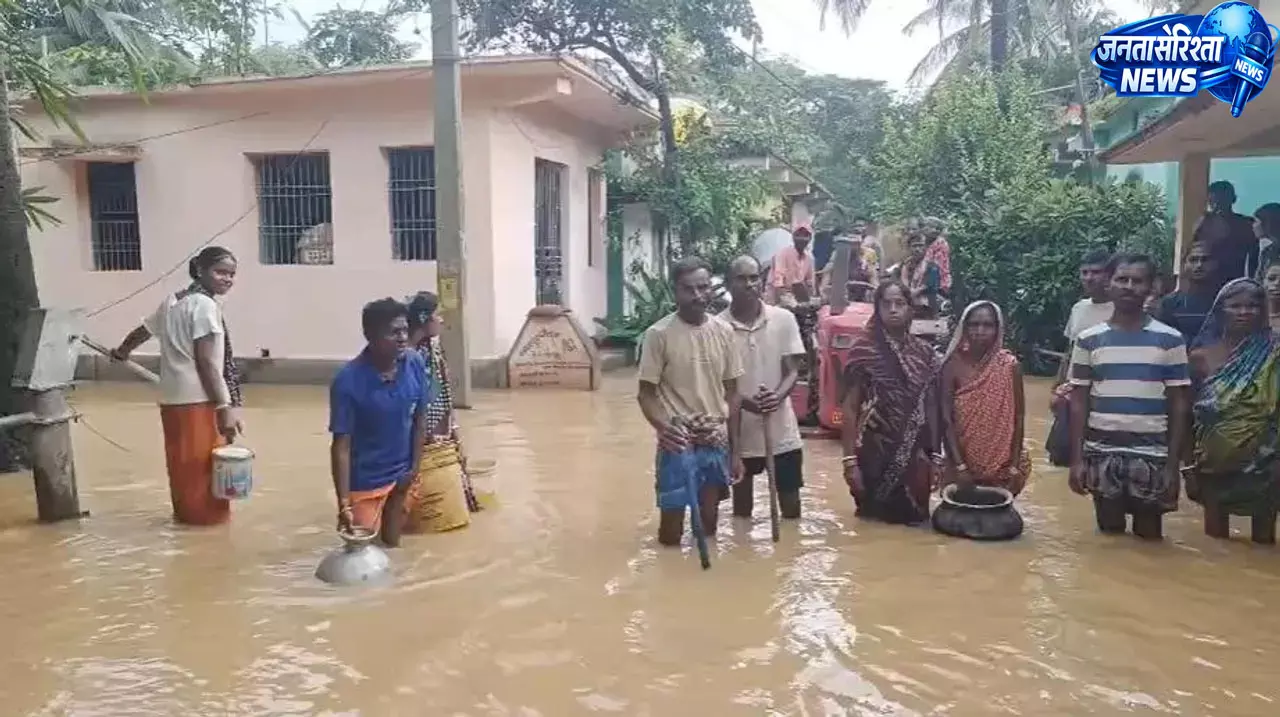 ओडिशा में कानी नदी का कहर, बार-बार टूट रहे तटबंधों से जाजपुर के हजारों लोग प्रभावित ओडिशा में कानी नदी का कहर, बार-बार टूट रहे तटबंधों से जाजपुर के हजारों लोग प्रभावित