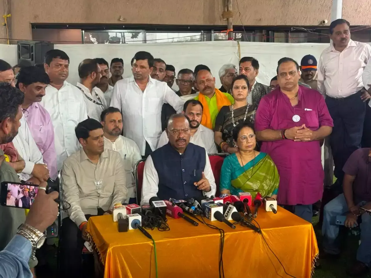 Mumbai: भूमि स्वामित्व अधिनियम को लेकर सरकार जल्द करेगी घोषणा Mumbai: भूमि स्वामित्व अधिनियम को लेकर सरकार जल्द करेगी घोषणा
