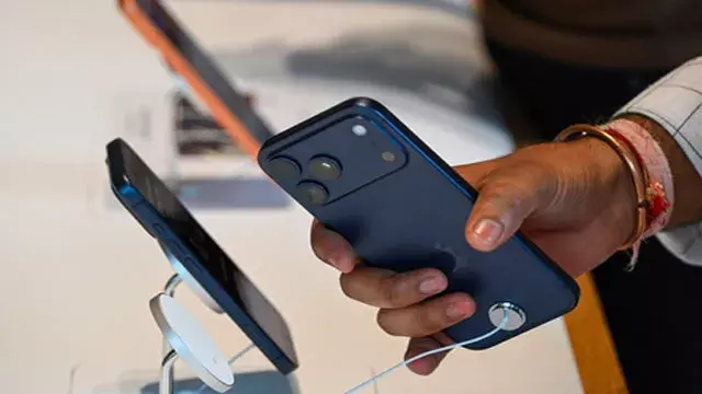 स्मार्टफोन बाजार में Apple का शानदार प्रदर्शन जारी रहने के आसार स्मार्टफोन बाजार में Apple का शानदार प्रदर्शन जारी रहने के आसार