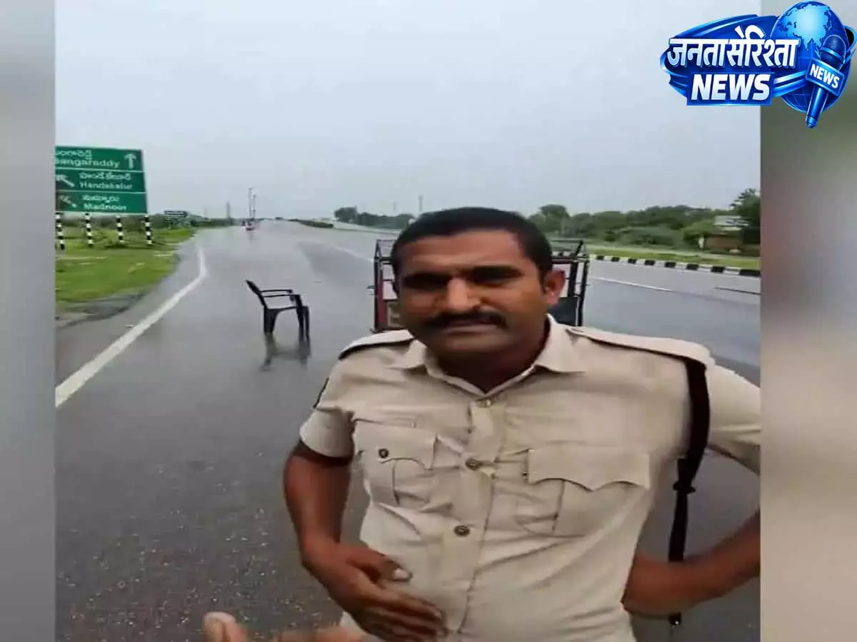 रिश्वत लेते वीडियो वायरल होने के बाद तेलंगाना का आबकारी कॉन्स्टेबल सस्पेंड रिश्वत लेते वीडियो वायरल होने के बाद तेलंगाना का आबकारी कॉन्स्टेबल सस्पेंड