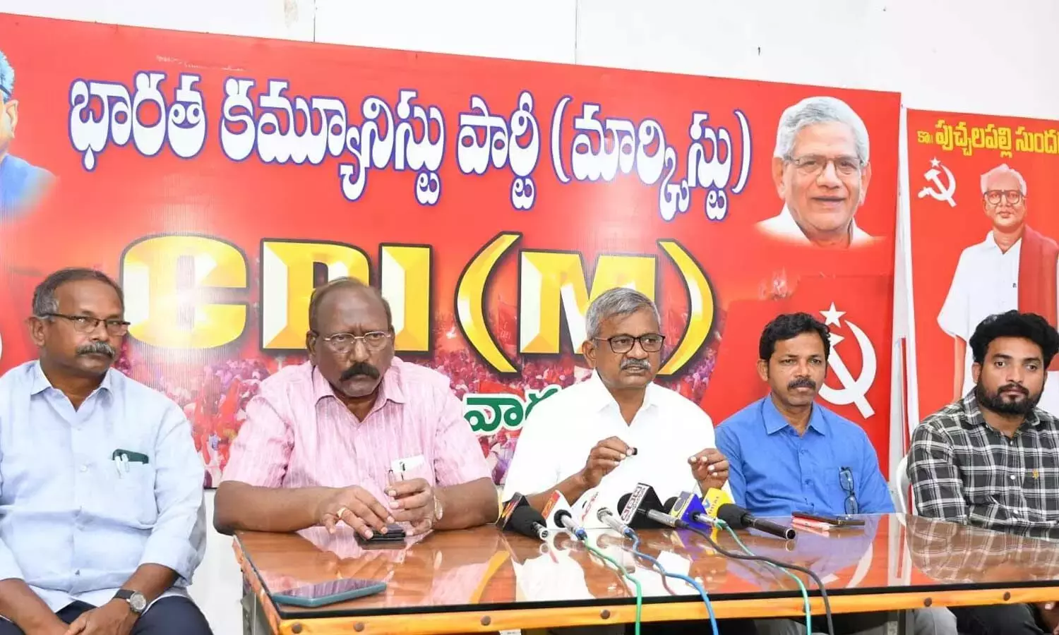 Andhra: सीआरडीए क्षेत्र की उपेक्षा का आरोप लगाया Andhra: सीआरडीए क्षेत्र की उपेक्षा का आरोप लगाया