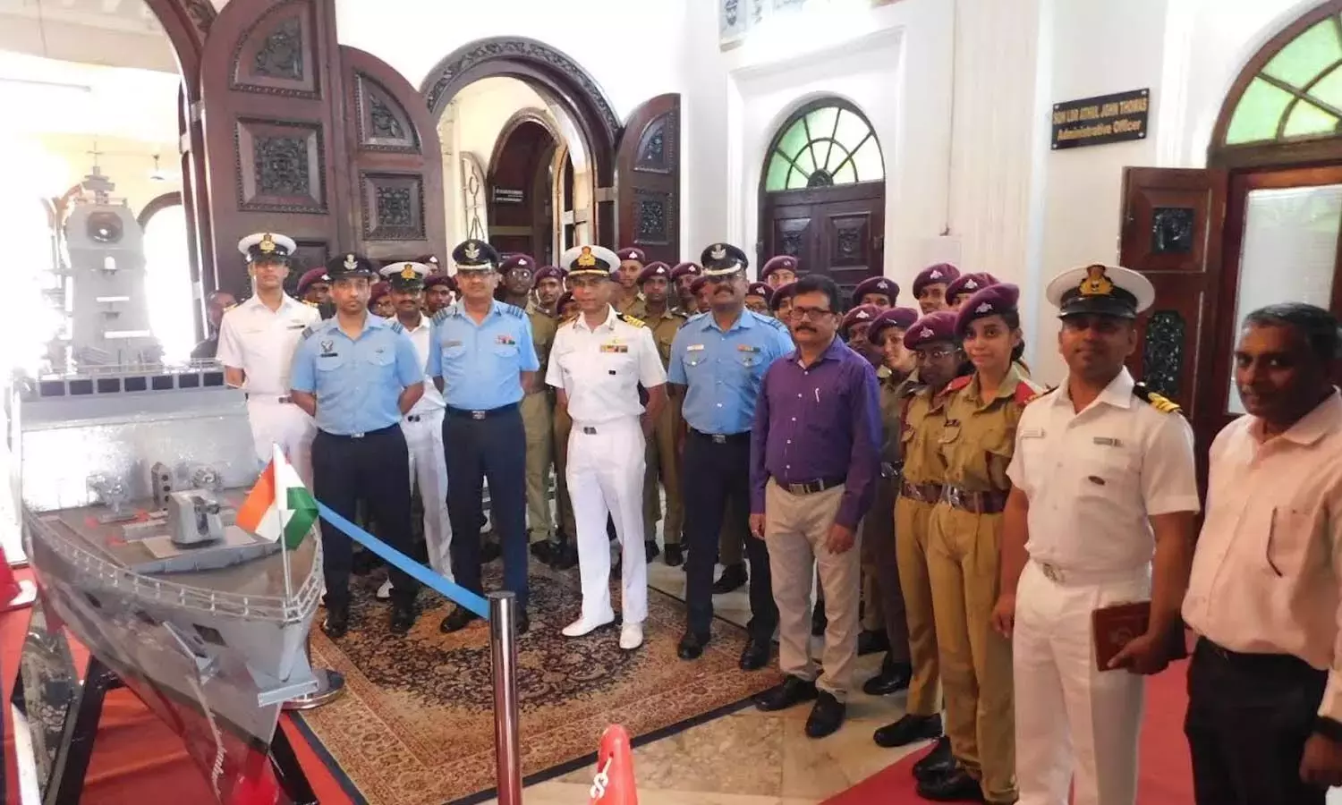 Andhra: आईएनएस दुनागिरी जहाज का मॉडल सैनिक स्कूल कोरुकोंडा को प्रस्तुत किया गया Andhra: आईएनएस दुनागिरी जहाज का मॉडल सैनिक स्कूल कोरुकोंडा को प्रस्तुत किया गया