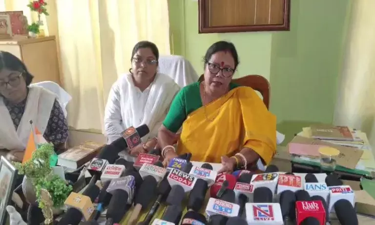 2030 तक बाल विवाह खत्म होंगे, त्रिपुरा POSH पैनल बनाएगा: NCW प्रमुख 2030 तक बाल विवाह खत्म होंगे, त्रिपुरा POSH पैनल बनाएगा: NCW प्रमुख