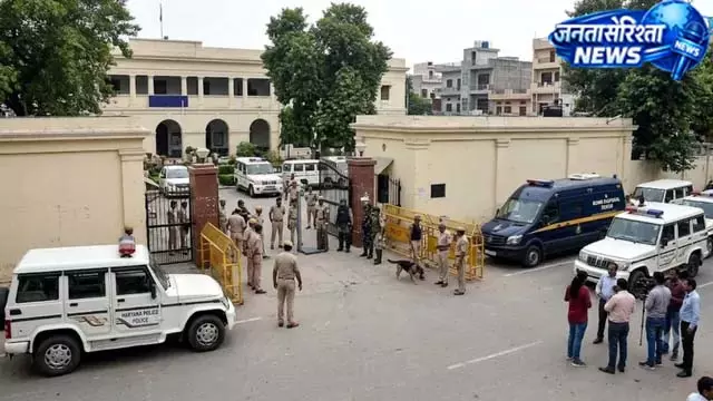 सोनीपत में कोर्ट-DC ऑफिस को बम से उड़ाने की धमकी सोनीपत में कोर्ट-DC ऑफिस को बम से उड़ाने की धमकी
