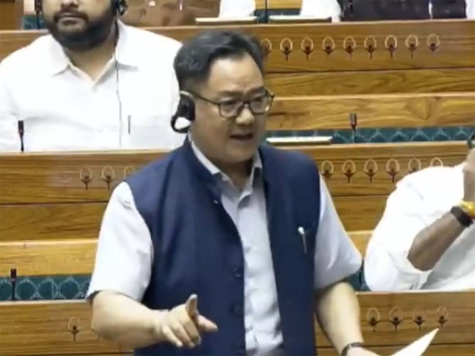 आपने अपना मौका गंवा दिया है: किरेन रिजिजू ने विपक्ष से संसद की बहसों में हिस्सा लेने का आग्रह किया आपने अपना मौका गंवा दिया है: किरेन रिजिजू ने विपक्ष से संसद की बहसों में हिस्सा लेने का आग्रह किया