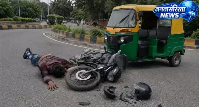 आधी रात चंडीगढ़ में एक्सीडेंट, हेलमेट टूटा और चली गई जान आधी रात चंडीगढ़ में एक्सीडेंट, हेलमेट टूटा और चली गई जान