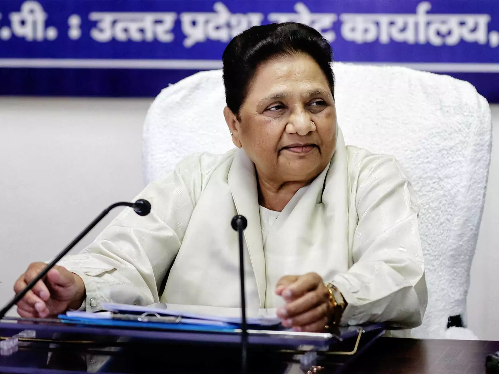 मायावती ने SP पर लगाया जातिवादी मानसिकता का आरोप मायावती ने SP पर लगाया जातिवादी मानसिकता का आरोप