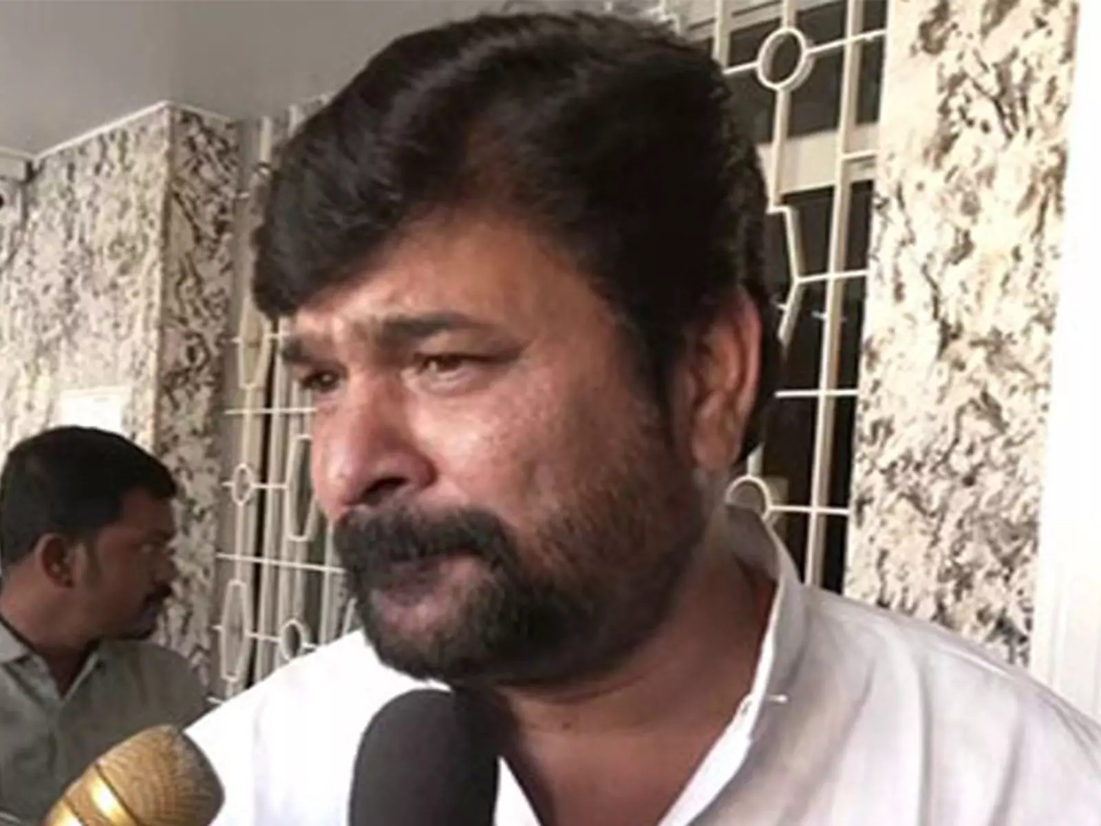 कर्नाटक हाई कोर्ट ने योगेश गौड़ा मर्डर केस में पूर्व मंत्री विनय कुलकर्णी और अन्य को ज़मानत दी कर्नाटक हाई कोर्ट ने योगेश गौड़ा मर्डर केस में पूर्व मंत्री विनय कुलकर्णी और अन्य को ज़मानत दी
