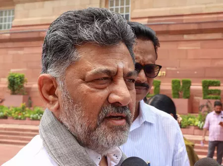 कावेरी विवाद के बीच कर्नाटक ने तमिलनाडु के सीएम से बेंगलुरु दौरा टालने का किया आग्रह कावेरी विवाद के बीच कर्नाटक ने तमिलनाडु के सीएम से बेंगलुरु दौरा टालने का किया आग्रह