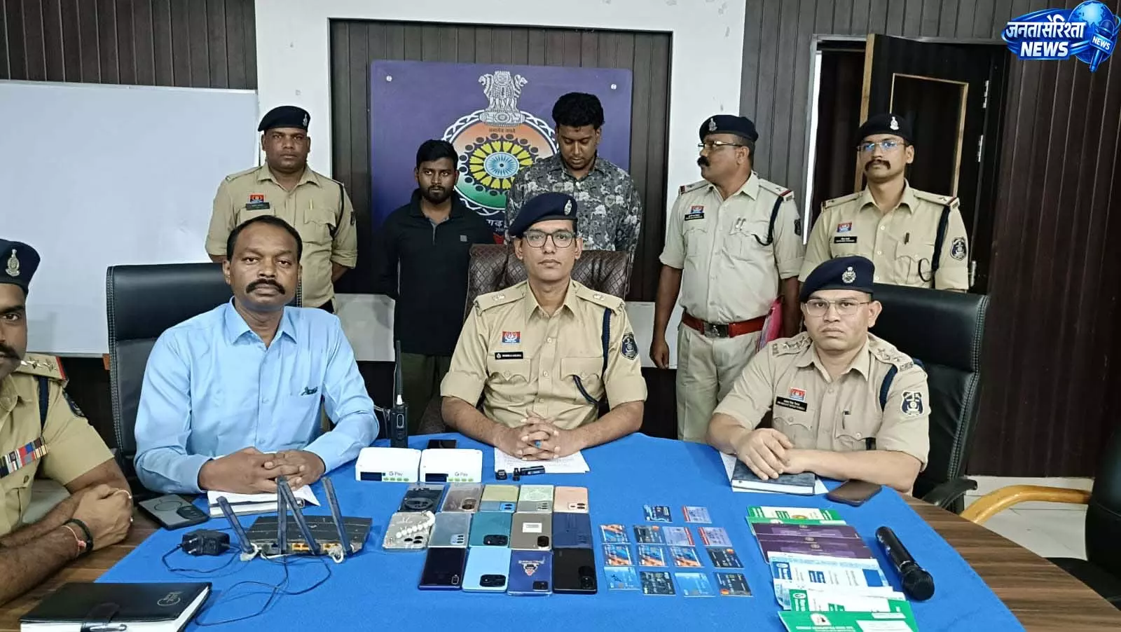 CG BREAKING: बिहार से चल रहे ऑनलाइन सट्टा गिरोह का भंडाफोड़, 2 सट्टेबाज गिरफ्तार CG BREAKING: बिहार से चल रहे ऑनलाइन सट्टा गिरोह का भंडाफोड़, 2 सट्टेबाज गिरफ्तार