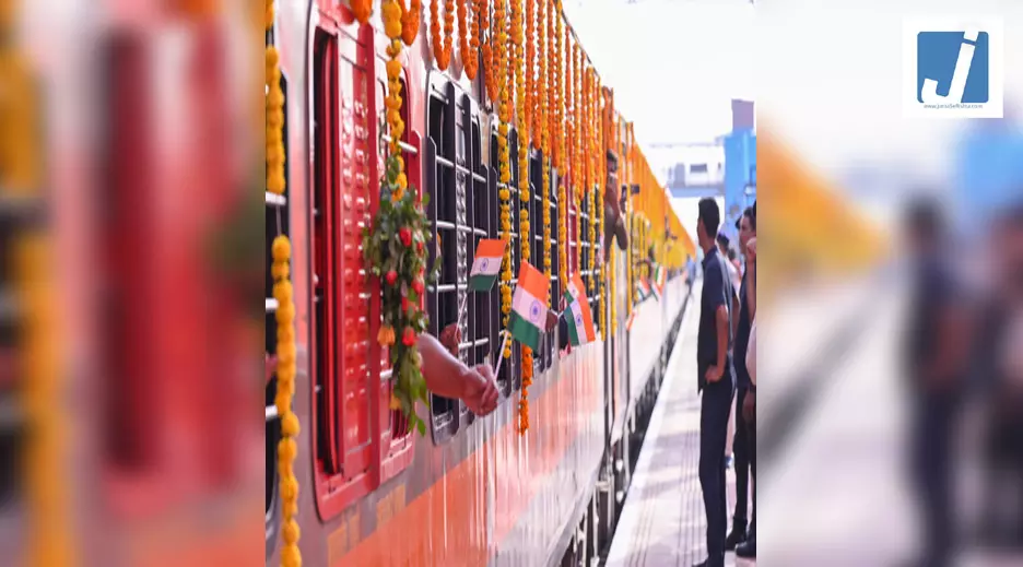 काम की खबर: भारतीय रेलवे ने टिकट बुकिंग के साथ शुरू की अतिरिक्त सामान की ऑनलाइन बुकिंग काम की खबर: भारतीय रेलवे ने टिकट बुकिंग के साथ शुरू की अतिरिक्त सामान की ऑनलाइन बुकिंग