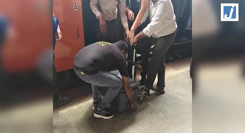 ट्रेन से हुआ देश का पहला लाइव हार्ट ट्रांसपोर्ट, वंदे भारत एक्सप्रेस से पहुंचा दिल ट्रेन से हुआ देश का पहला लाइव हार्ट ट्रांसपोर्ट, वंदे भारत एक्सप्रेस से पहुंचा दिल
