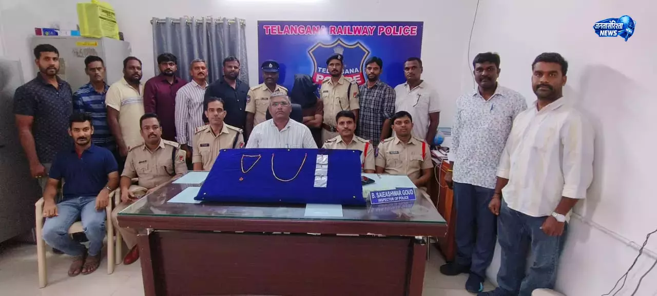 सिकंदराबाद में शातिर चोर गिरफ्तार, नौ चोरी के मामले सुलझे सिकंदराबाद में शातिर चोर गिरफ्तार, नौ चोरी के मामले सुलझे
