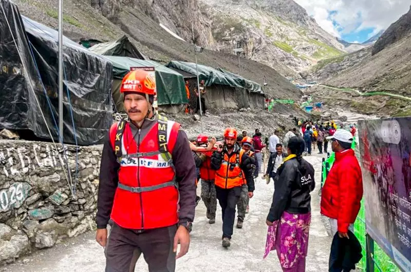 Srinagar: मौसम बिगड़ा, बालटाल मार्ग से अमरनाथ यात्रा स्थगित Srinagar: मौसम बिगड़ा, बालटाल मार्ग से अमरनाथ यात्रा स्थगित