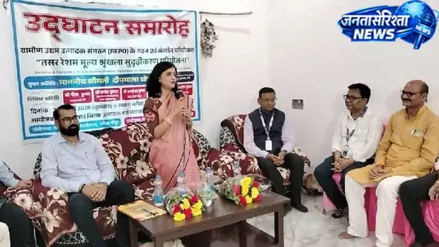 उत्पादक कंपनी से बदलेगी बुनकरों की किस्मत उत्पादक कंपनी से बदलेगी बुनकरों की किस्मत