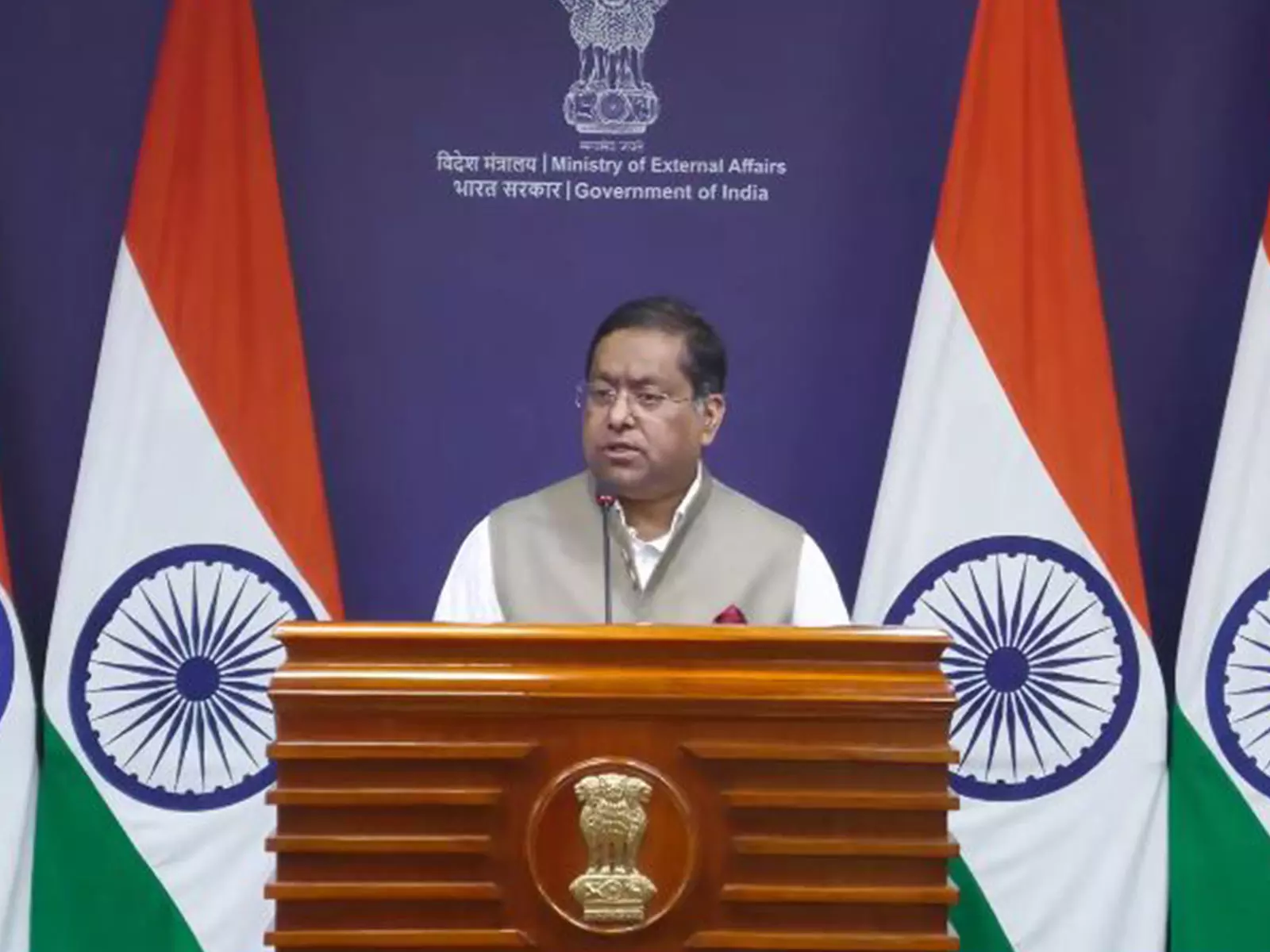 रूस में फंसे भारतीयों को लेकर MEA की चेतावनी, जोखिम भरे जॉब ऑफर से रहें सतर्क रूस में फंसे भारतीयों को लेकर MEA की चेतावनी, जोखिम भरे जॉब ऑफर से रहें सतर्क