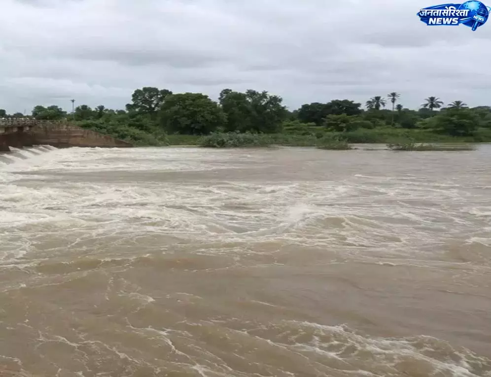 CG: एनीकट में बहने से मछुआरे की मौत, दो दिन बाद मिला शव CG: एनीकट में बहने से मछुआरे की मौत, दो दिन बाद मिला शव