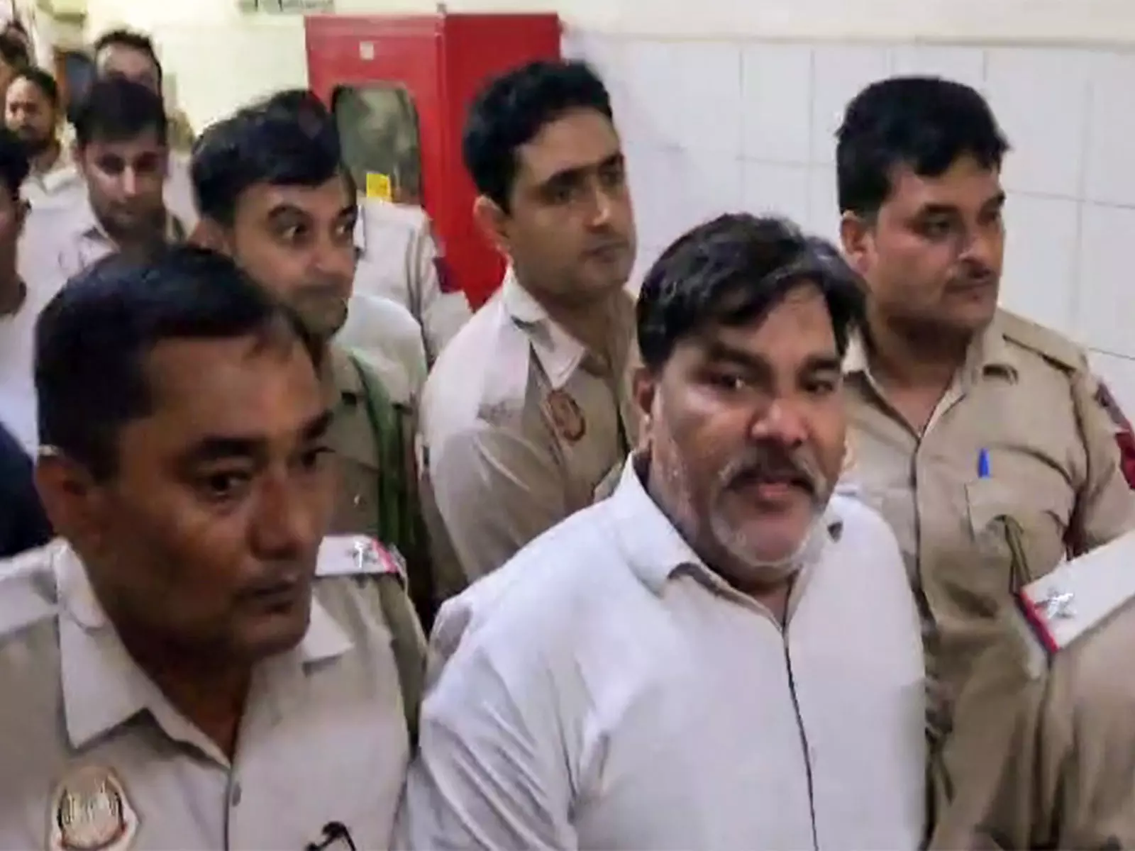 अंकित शर्मा हत्याकांड में ताहिर हुसैन समेत 5 दोषियों को उम्रकैद अंकित शर्मा हत्याकांड में ताहिर हुसैन समेत 5 दोषियों को उम्रकैद