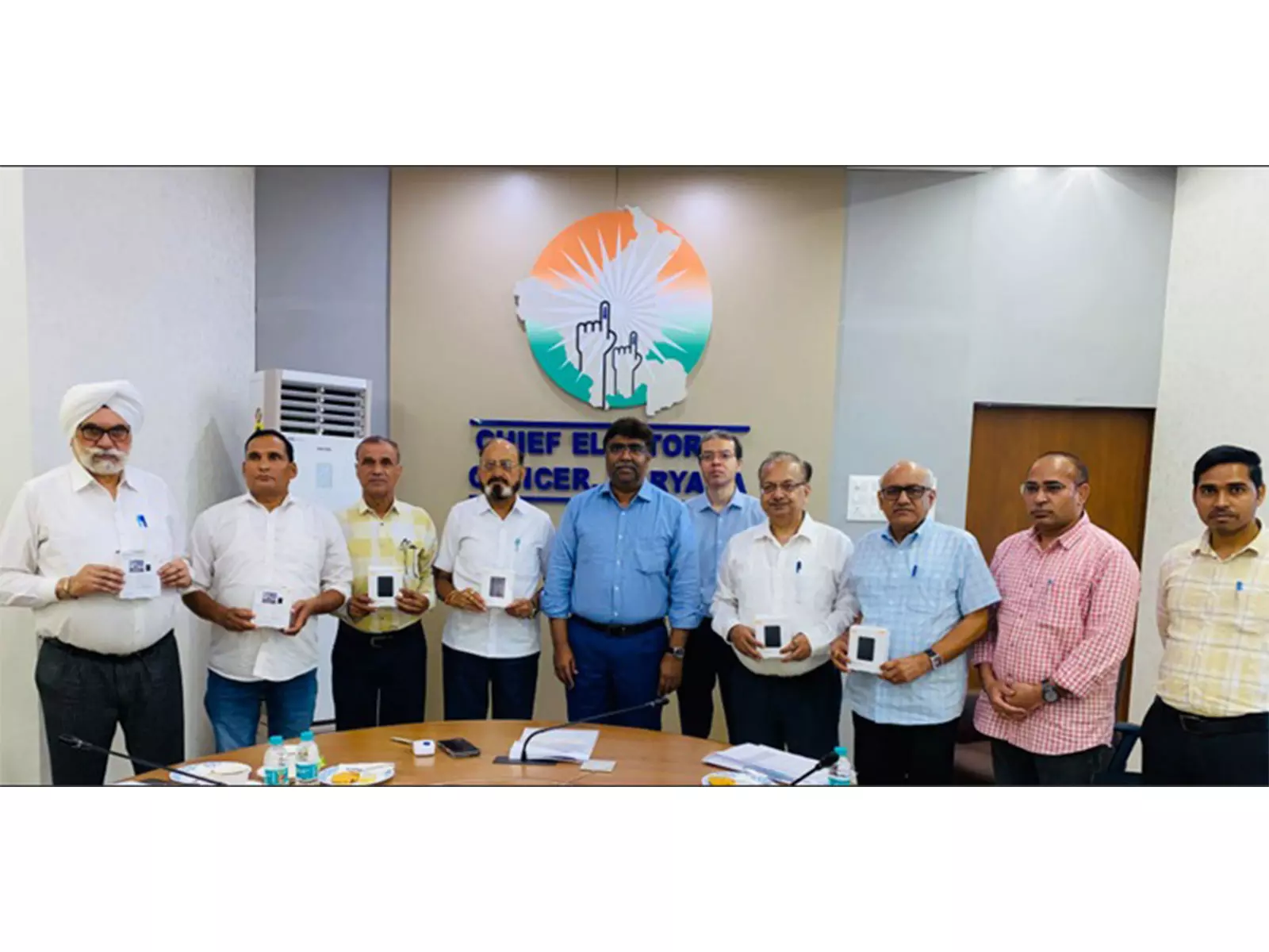 हरियाणा SIR: 1.72 करोड़ मतदाताओं ने जमा किए फॉर्म, 7.66 लाख नाम हटे हरियाणा SIR: 1.72 करोड़ मतदाताओं ने जमा किए फॉर्म, 7.66 लाख नाम हटे