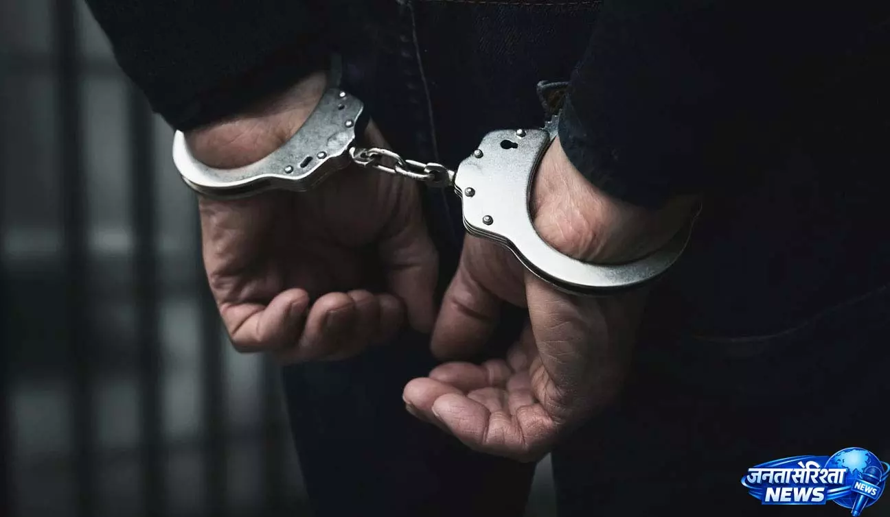 मां की मौत का झूठ बोलकर 40 हजार की साइबर ठगी, 2 गिरफ्तार मां की मौत का झूठ बोलकर 40 हजार की साइबर ठगी, 2 गिरफ्तार