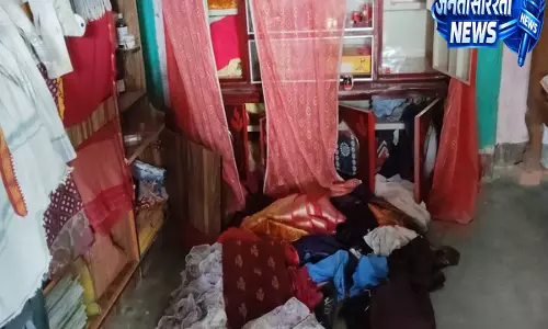 बेटी की शादी के लिए रखे गहनों पर चोरों ने किया हाथ साफ, दूसरे मामले में महंगे कबूतर भी चोरी बेटी की शादी के लिए रखे गहनों पर चोरों ने किया हाथ साफ, दूसरे मामले में महंगे कबूतर भी चोरी
