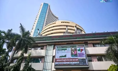 सेंसेक्स और निफ्टी जुलाई में करीब 2 प्रतिशत बढ़े, आईटी सेक्टर सबसे आगे रहा सेंसेक्स और निफ्टी जुलाई में करीब 2 प्रतिशत बढ़े, आईटी सेक्टर सबसे आगे रहा