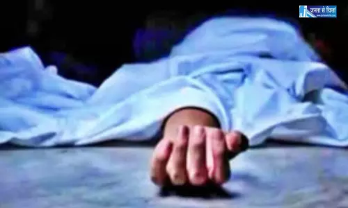 लाश को देखकर भी नहीं पसीजा समाज के ठेकदार का मन, मेयर ने कराया अंतिम संस्कार लाश को देखकर भी नहीं पसीजा समाज के ठेकदार का मन, मेयर ने कराया अंतिम संस्कार