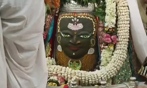 श्रावण कृष्ण पक्ष तृतीया पर बाबा महाकाल की भव्य भस्म आरती, भांग से किया गया शृंगार