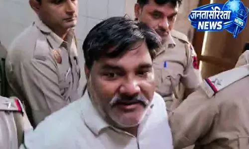 Delhi दंगे 2020: राजनीति से उम्रकैद तक का ताहिर हुसैन का सफ़र Delhi दंगे 2020: राजनीति से उम्रकैद तक का ताहिर हुसैन का सफ़र
