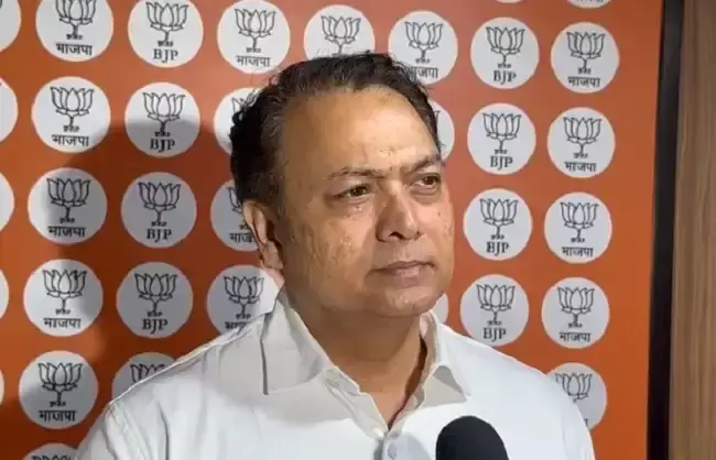 New Delhi: महिला से दुर्व्यवहार के आरोपों पर भाजपा हुई आक्रामक New Delhi: महिला से दुर्व्यवहार के आरोपों पर भाजपा हुई आक्रामक