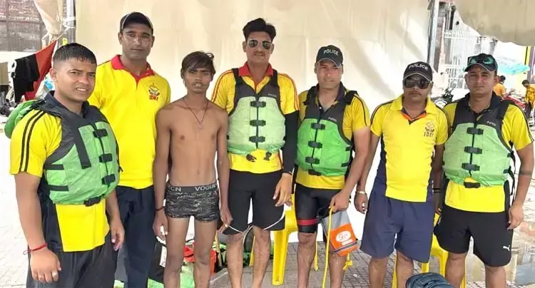 Haridwar: एसडीआरएफ के रेस्क्यू से दो युवकों को मिला जीवनदान Haridwar: एसडीआरएफ के रेस्क्यू से दो युवकों को मिला जीवनदान