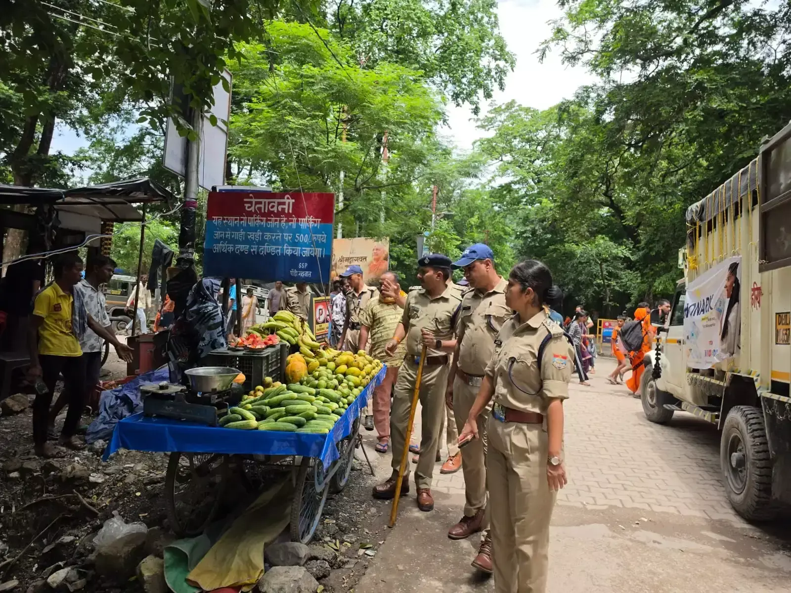 Pauri Garhwal: कांवड़ यात्रा को लेकर पुलिस अलर्ट, अतिक्रमण पर कार्रवाई Pauri Garhwal: कांवड़ यात्रा को लेकर पुलिस अलर्ट, अतिक्रमण पर कार्रवाई