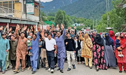 Jammu: जम्मू में पीओजेके विस्थापितों का प्रदर्शन, पाकिस्तान के खिलाफ नारे Jammu: जम्मू में पीओजेके विस्थापितों का प्रदर्शन, पाकिस्तान के खिलाफ नारे