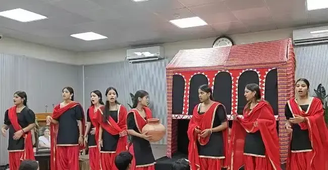 Dehradun: राजस्थान की पारंपरिक कठपुतली कला की दिखी झलक