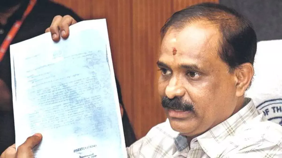 Kerala: सुगाथन को छह महीने की छुट्टी मिली; तिरुवनंतपुरम कॉरपोरेशन में बीजेपी को राहत Kerala: सुगाथन को छह महीने की छुट्टी मिली; तिरुवनंतपुरम कॉरपोरेशन में बीजेपी को राहत