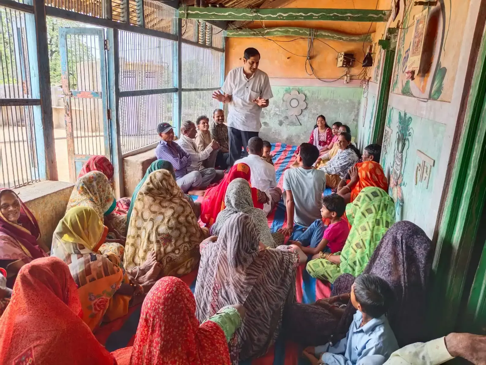 Dungarpur: ग्रामीणों को अधिकारों और योजनाओं की जानकारी देगा केंद्र Dungarpur: ग्रामीणों को अधिकारों और योजनाओं की जानकारी देगा केंद्र