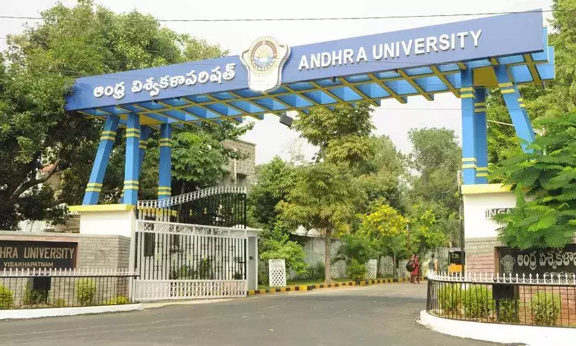 Andhra: एयू काउंसिल ने पूर्व वीसी प्रसाद रेड्डी को निलंबित कर दिया Andhra: एयू काउंसिल ने पूर्व वीसी प्रसाद रेड्डी को निलंबित कर दिया