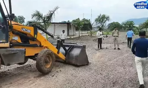 इंदौर में अवैध कब्जों पर कार्रवाई, 5.50 करोड़ की जमीन मुक्त इंदौर में अवैध कब्जों पर कार्रवाई, 5.50 करोड़ की जमीन मुक्त