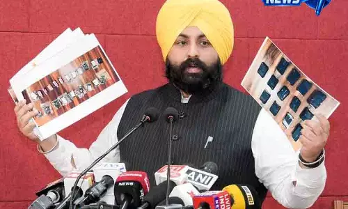 फरीदकोट परीक्षा में Haryana नकल गिरोह का भंडाफोड़ फरीदकोट परीक्षा में Haryana नकल गिरोह का भंडाफोड़