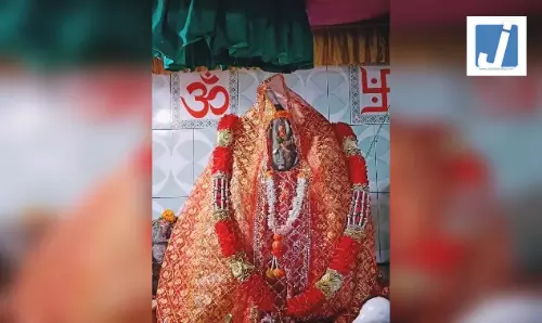 वह रहस्यमयी मंदिर, जहां मां की मूर्ति दिन में तीन बार बदलती है रूप वह रहस्यमयी मंदिर, जहां मां की मूर्ति दिन में तीन बार बदलती है रूप